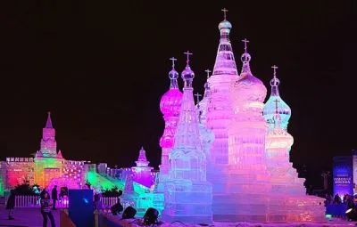 В Москве появились ледяные скульптуры известных памятников архитектуры