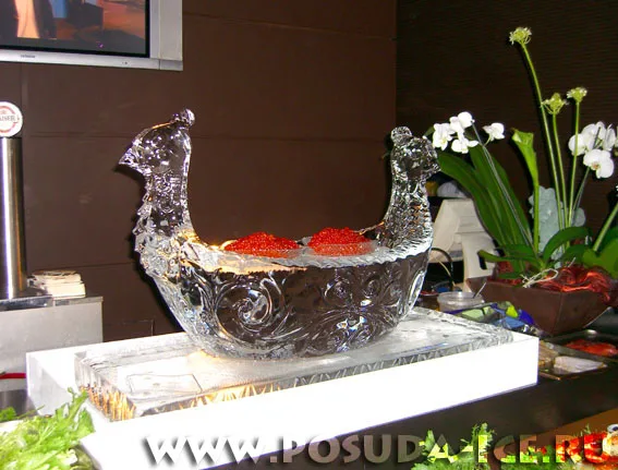 Ледяная чаша с икрой